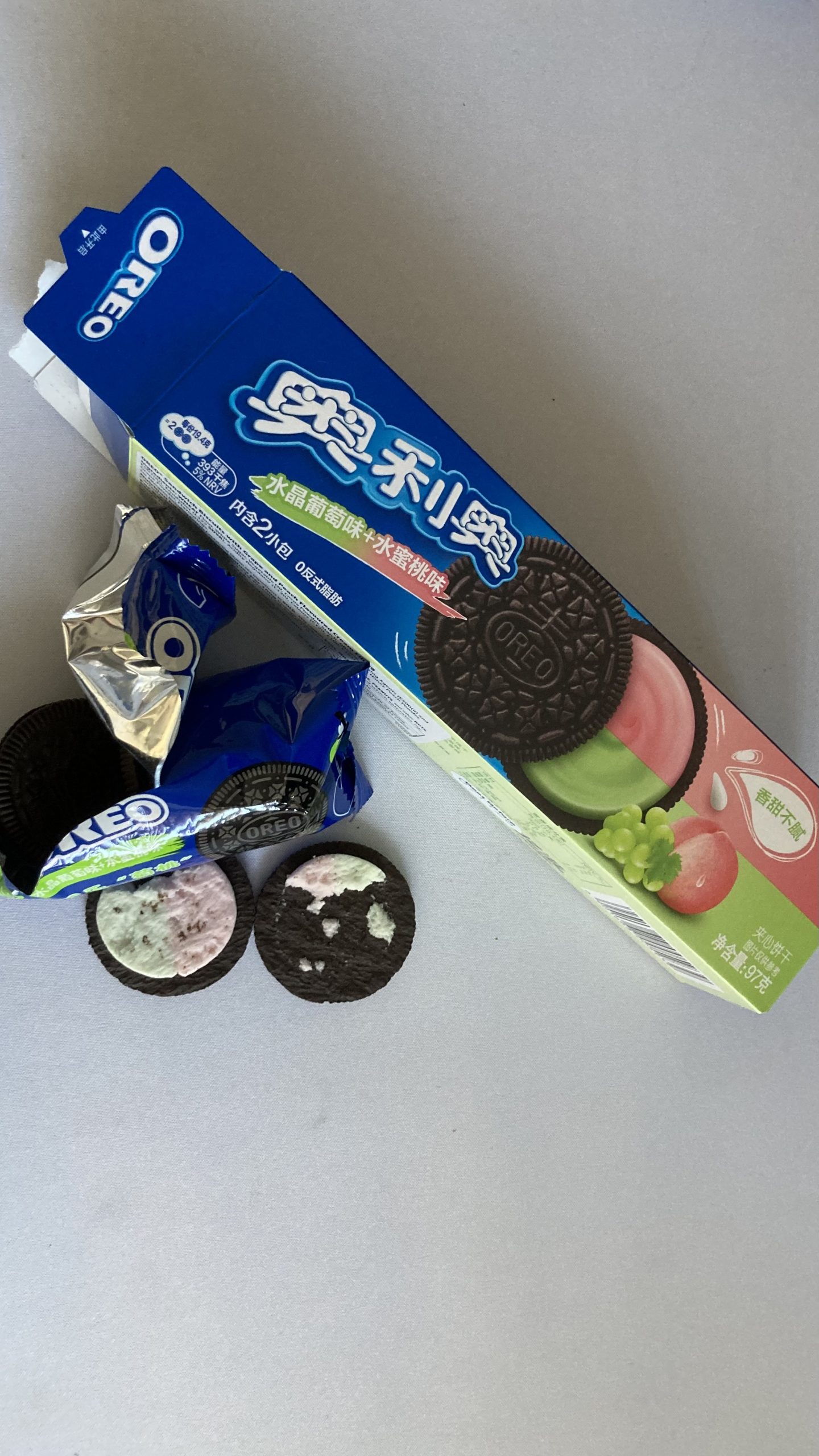 Snacks - Japanese 'Grape and Peach' flavour Oreos